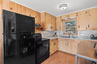 14482 Parkway Road, Crivitz, WI 54114 - Photo 11