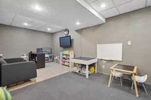 137 Gruenwald Ave, Neenah, WI 54956 - Photo 41