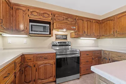 2441 Ingold Court, Green Bay, WI 54313 - Photo 13