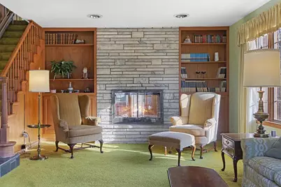 907 Ernst Drive, Green Bay, WI 54304 - Photo 3