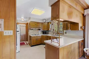 907 Ernst Dr, Green Bay, WI 54304 - Photo 9