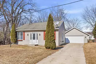 2305 Hillside Ln, Green Bay, WI 54302 - Photo 1