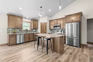 2984 Creekwood Dr, Green Bay, WI 54311 - Photo 17