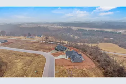 2984 Creekwood Drive, Green Bay, WI 54311 - Photo 69