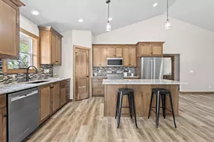2984 Creekwood Dr, Green Bay, WI 54311 - Photo 23