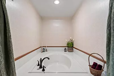 637 S Monroe Avenue, Green Bay, WI 54301 - Photo 39