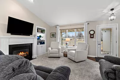 2270 Maddy Court, Green Bay, WI 54303 - Photo 7