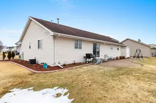 2270 Maddy Ct, Green Bay, WI 54303 - Photo 43
