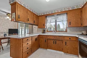 1029 Alva St, Menasha, WI 54952 - Photo 11