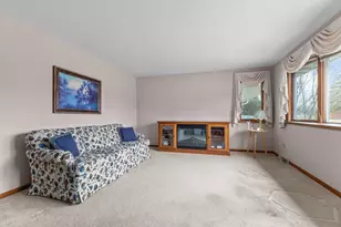 1029 Alva St, Menasha, WI 54952 - Photo 9