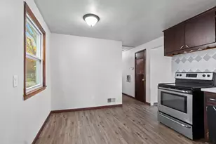 332 E St Joseph St, Green Bay, WI 54301 - Photo 9