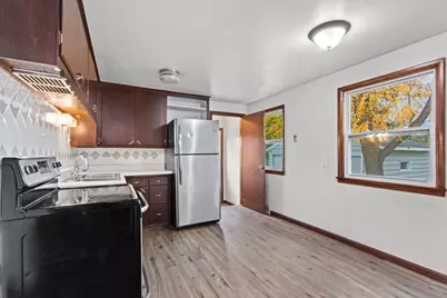 332 E St Joseph Street, Green Bay, WI 54301 - Photo 5