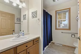 22 Spencer Village Ct, Appleton, WI 54914 - Photo 17