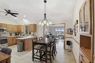 22 Spencer Village Ct, Appleton, WI 54914 - Photo 7