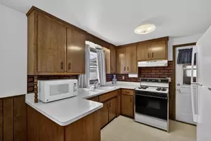 2437 Peshtigo St, Green Bay, WI 54313 - Photo 15