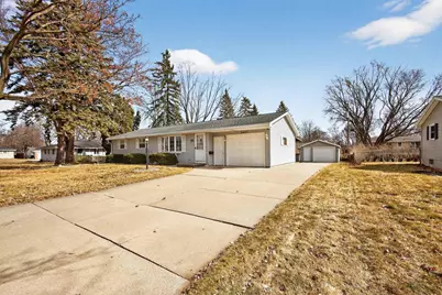 2437 Peshtigo Street, Green Bay, WI 54313 - Photo 3