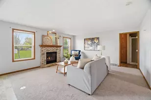 N9678 Hopfensperger Rd, Appleton, WI 54915 - Photo 3