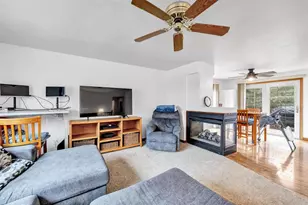 4565 Hilltop Dr, Suamico, WI 54173 - Photo 7