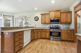 3020 E Fallcreek Ln, Appleton, WI 54913 - Photo 9
