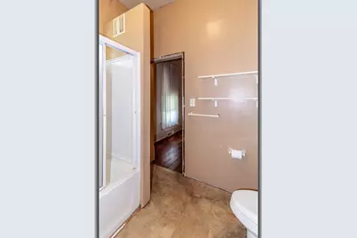 211 E Wolf River Avenue, New London, WI 54961 - Photo 25