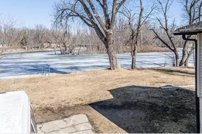 211 E Wolf River Avenue, New London, WI 54961 - Photo 51