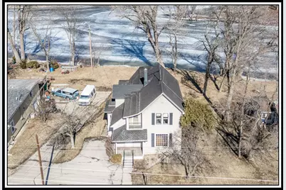 211 E Wolf River Avenue, New London, WI 54961 - Photo 1