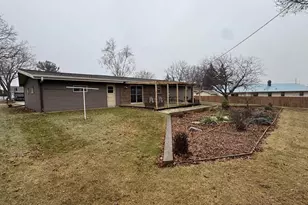 2414 Lina Ln, Green Bay, WI 54304 - Photo 7