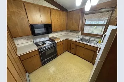 2414 Lina Lane, Green Bay, WI 54304 - Photo 15