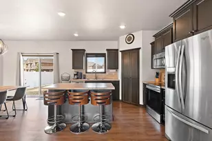 517 Pebblestone Cir, Hobart, WI 54155 - Photo 13