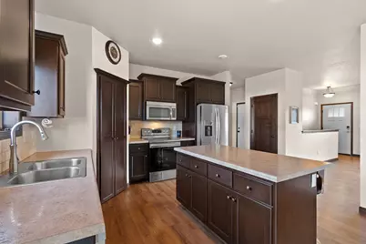 517 Pebblestone Circle, Hobart, WI 54155 - Photo 15