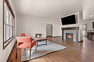 517 Pebblestone Cir, Hobart, WI 54155 - Photo 5