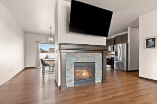 517 Pebblestone Cir, Hobart, WI 54155 - Photo 9