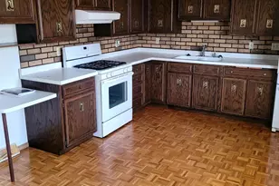 1947 Minnesota St, Oshkosh, WI 54902 - Photo 5