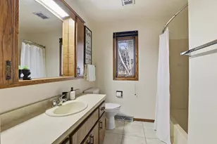 648 Wanda Ave, Neenah, WI 54956 - Photo 9