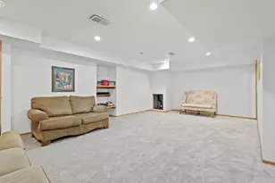 1955 W Baraboo Cir, De Pere, WI 54115 - Photo 21