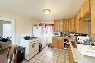 108 N Hickory St, Fond du Lac, WI 54935 - Photo 3