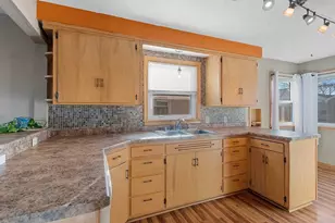 138 Hazel St, Neenah, WI 54956 - Photo 9