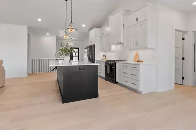 3379 Glendale Avenue, Green Bay, WI 54313 - Photo 9