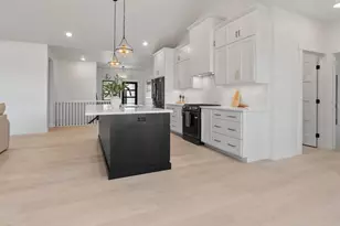 3379 Glendale Ave, Green Bay, WI 54313 - Photo 9