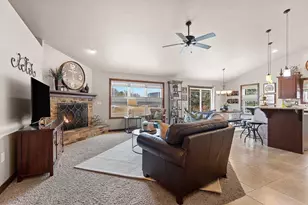 345 Crosswinds Ln, Green Bay, WI 54311 - Photo 9