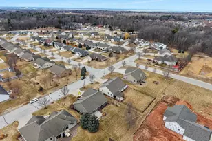 345 Crosswinds Ln, Green Bay, WI 54311 - Photo 63