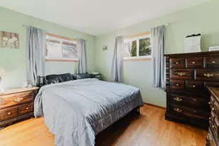 1425 W 3rd Ave, Oshkosh, WI 54902 - Photo 11