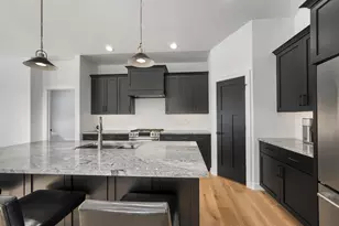 396 Aldon Cir, Green Bay, WI 54304 - Photo 9