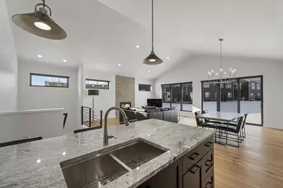 396 Aldon Circle, Green Bay, WI 54304 - Photo 5