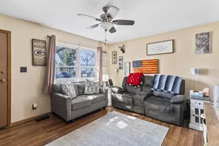 223 Jane Ct, Neenah, WI 54956 - Photo 3