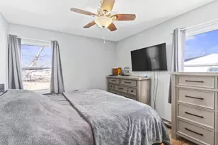 223 Jane Ct, Neenah, WI 54956 - Photo 7