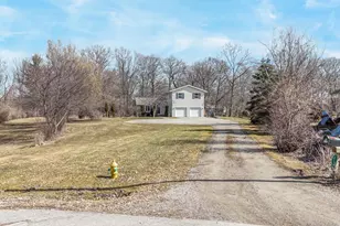 2190 Carleton Ave, Appleton, WI 54915 - Photo 3