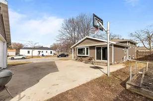 2402 S Madison St, Appleton, WI 54915 - Photo 35