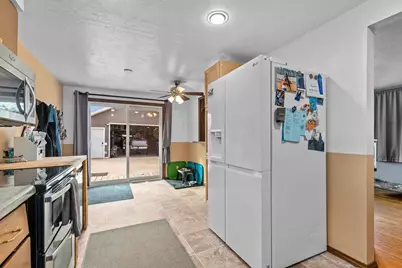 2402 S Madison Street, Appleton, WI 54915 - Photo 17