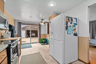 2402 S Madison St, Appleton, WI 54915 - Photo 17